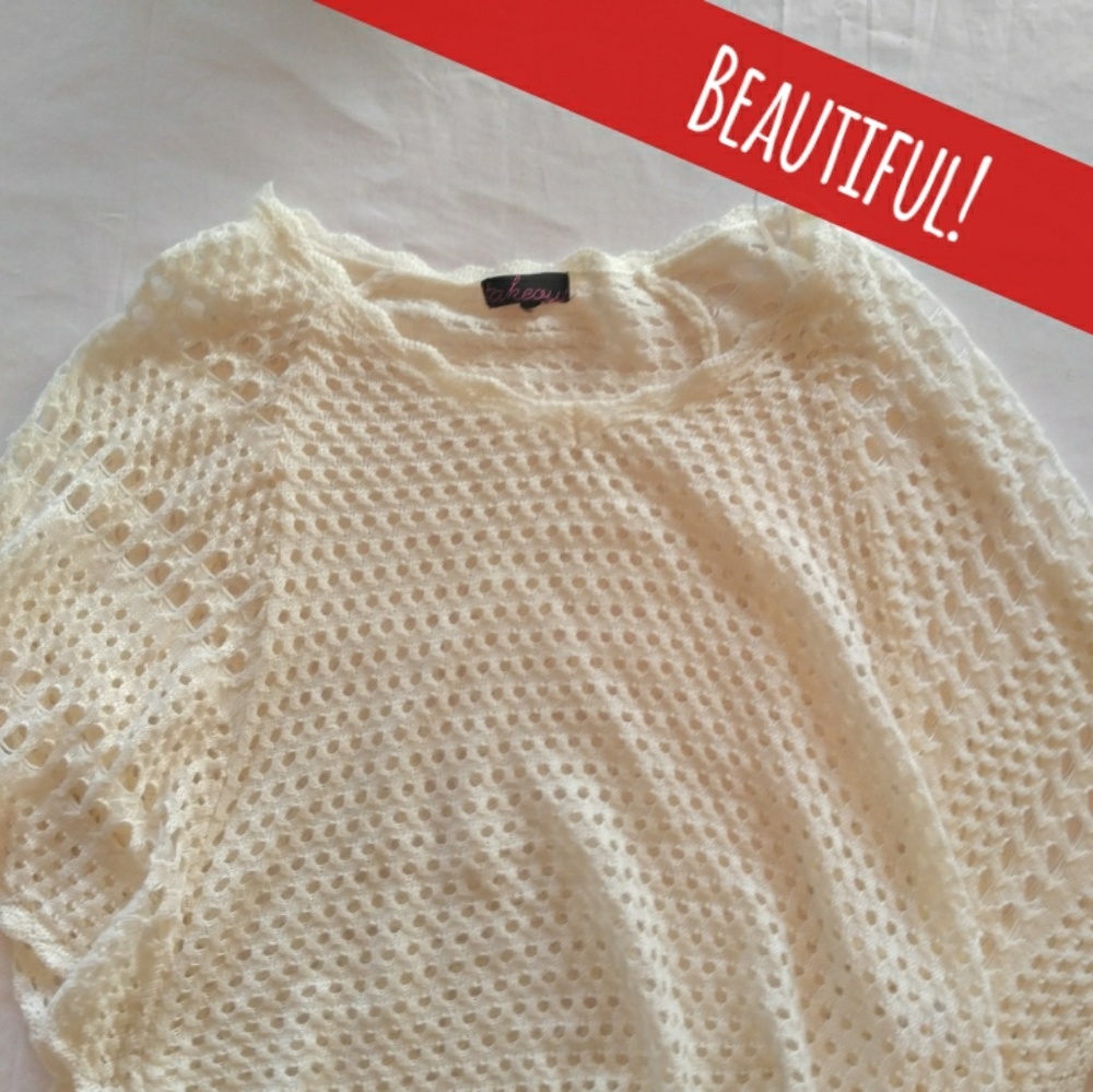 Takeout Loose Knit White Tunic